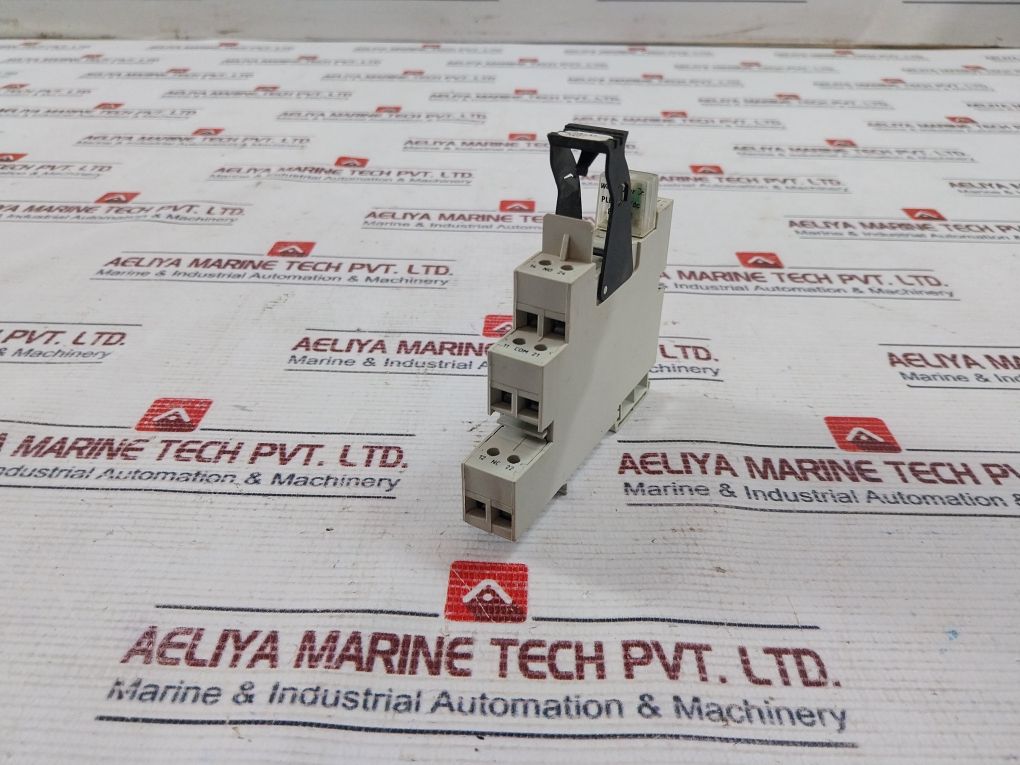 Lot Of 2X Weidmuller 8533771001 Pxs 35 Din Rail Mount Relay Pled 24 Vdc 853671