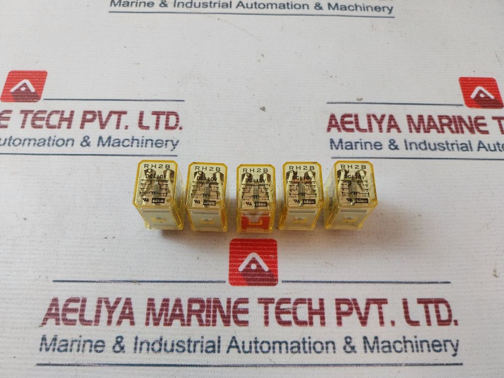 Lot Of 5X Idec Rh2B-u Power Relay Dc110V