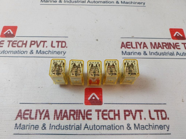 Lot Of 5X Idec Rh2B-u Power Relay Dc110V
