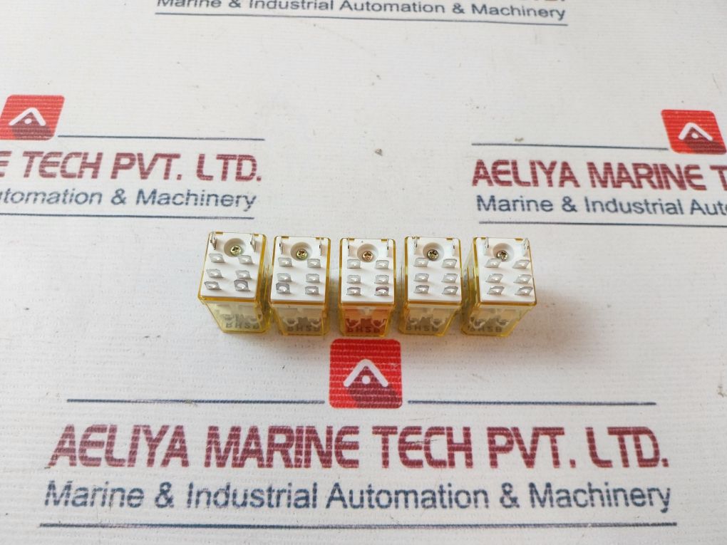 Lot Of 5X Idec Rh2B-u Power Relay Dc110V