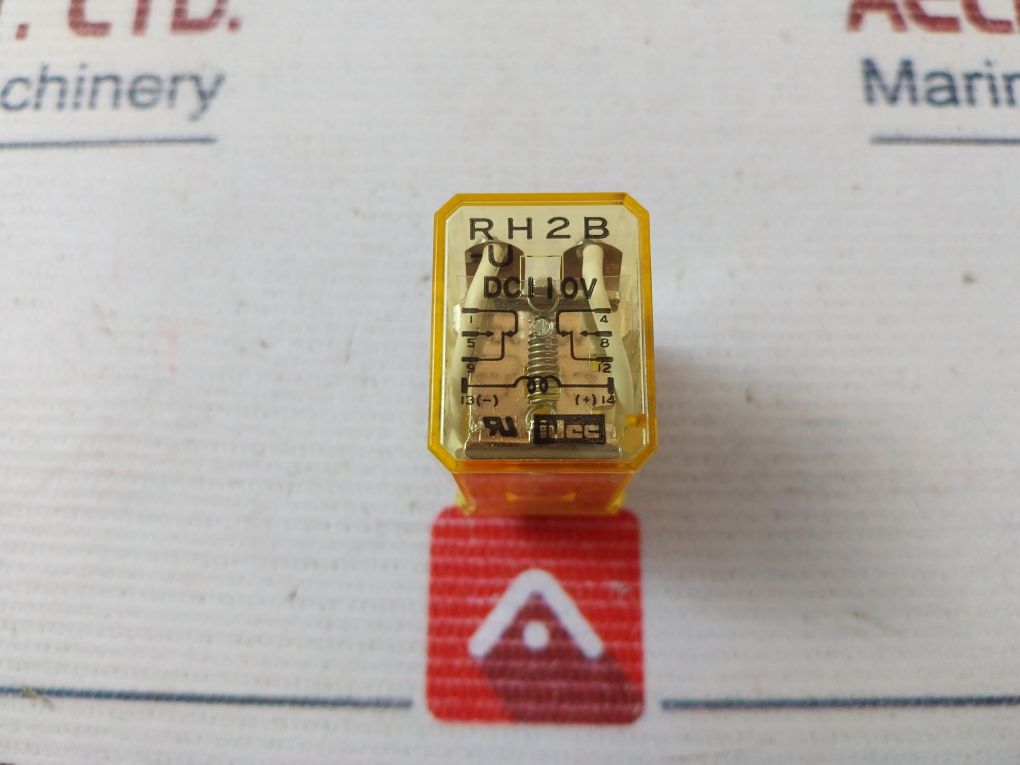 Lot Of 5X Idec Rh2B-u Power Relay Dc110V