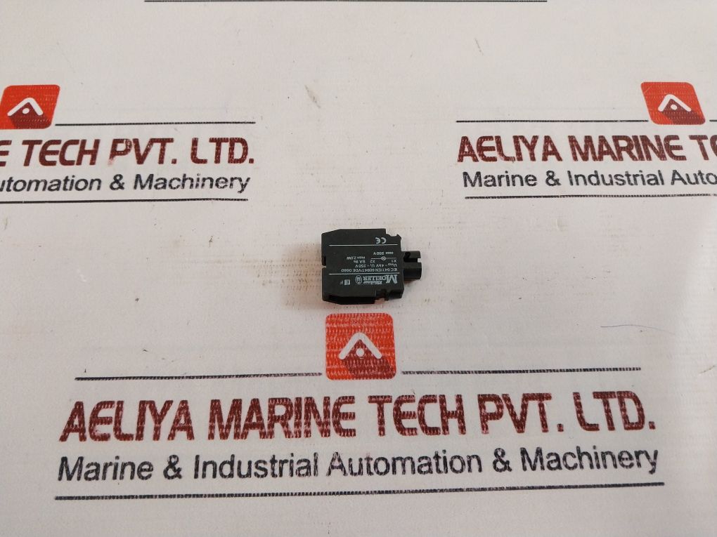 Lot Of 5X Klockner Moeller Ba9S Lamp Holder 130V