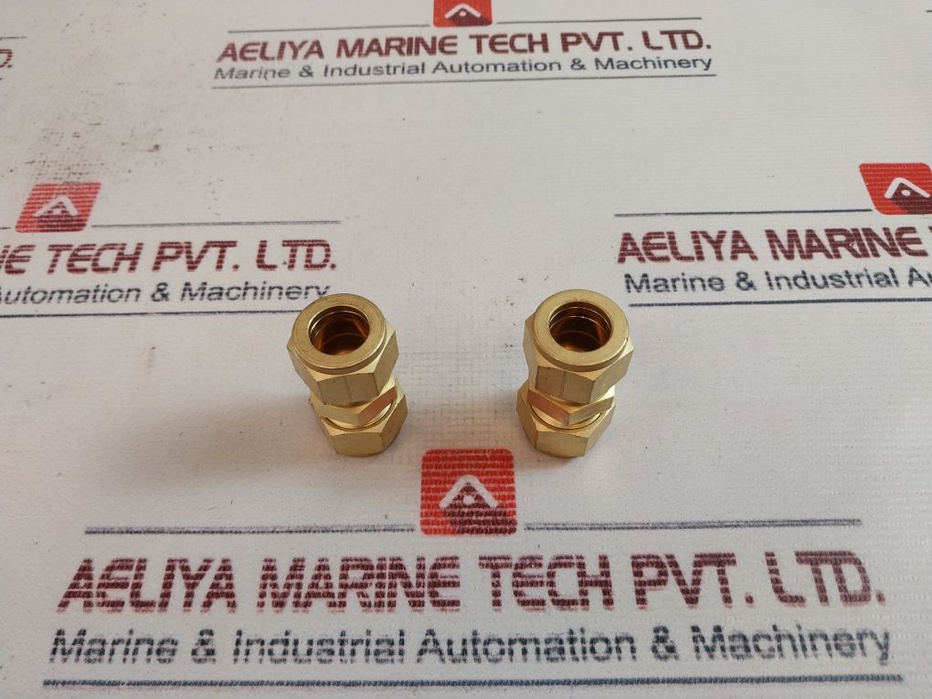 Swagelok B-1010-6 Brass Reducing Union Fitting 5/8 Tube X 5/8 Tube