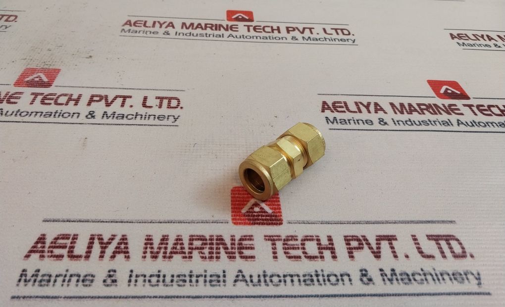 Swagelok B-1010-6 Brass Reducing Union Fitting 5/8 Tube X 5/8 Tube