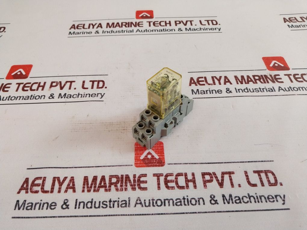 Lot Of 8X Idec Rh2B-ul Compact Power Relay With Base