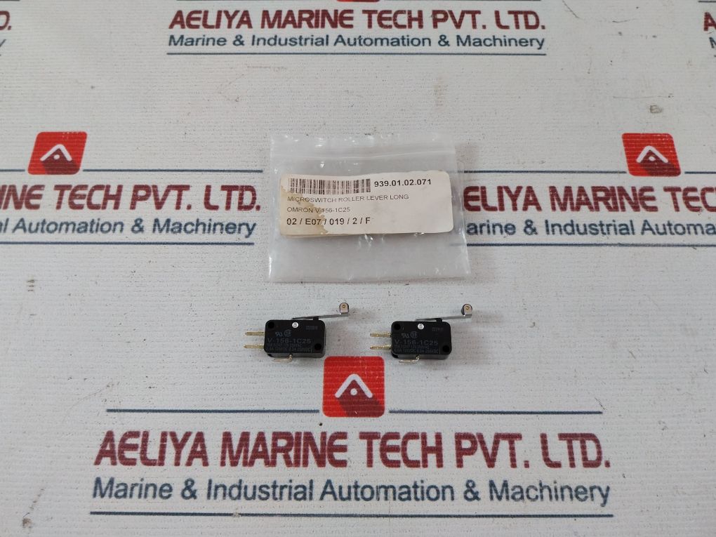 Lot Of 9X Omron V-156-1C25 Microswitch Roller Level Long 125-250Vac
