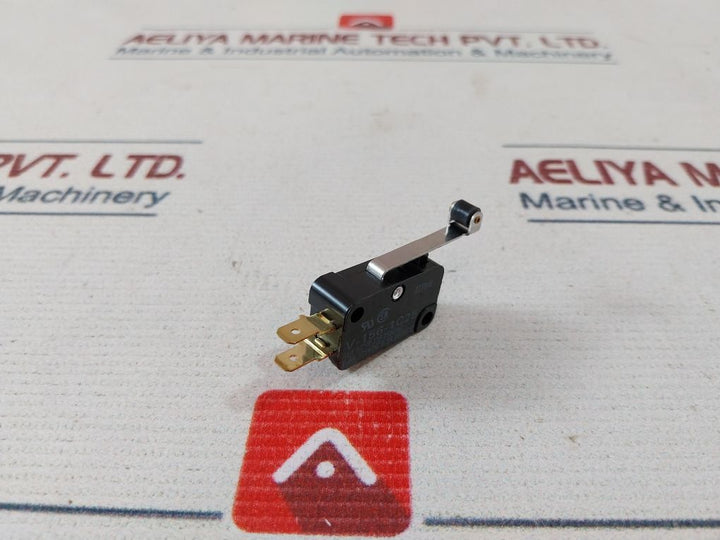 Lot Of 9X Omron V-156-1C25 Microswitch Roller Level Long 125-250Vac