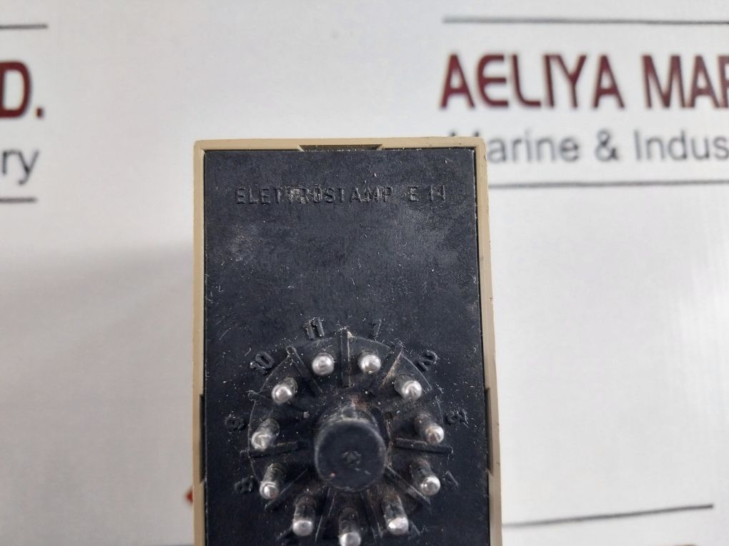 Lovato Tde Time Relay With Adjustable Delay On Release 0,1-1