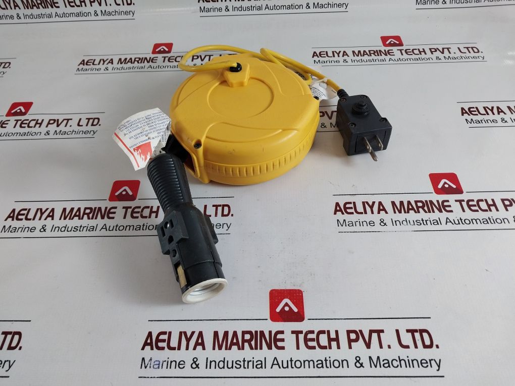 Lumapro 1A135E 20 Ft Cord Reel Light