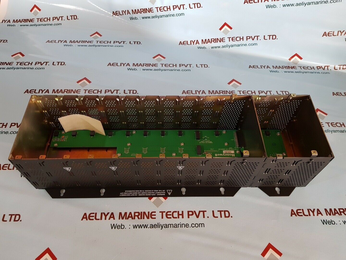 Honeywell 900r08r-0101 8 slot hc900 controller