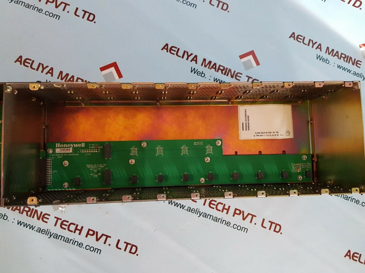 Honeywell 900r08r-0101 8 slot hc900 controller