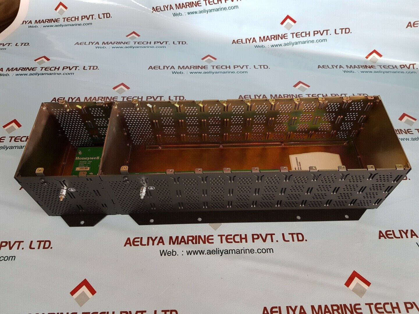 Honeywell 900r08r-0101 8 slot hc900 controller