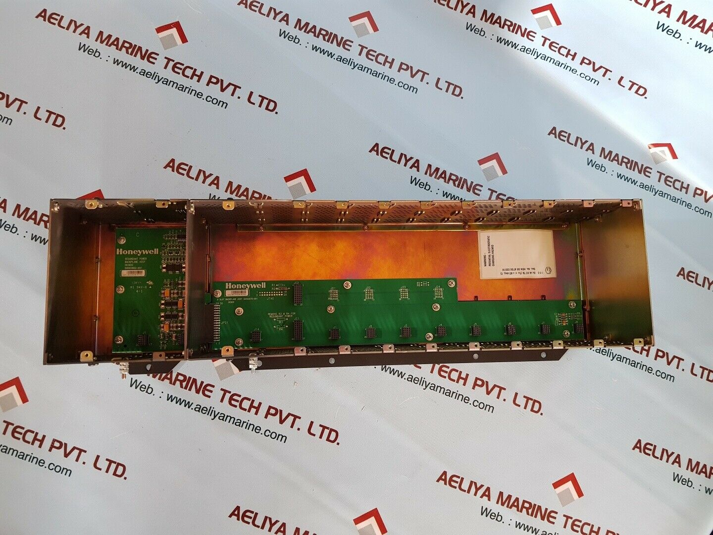 Honeywell 900r08r-0101 8 slot hc900 controller