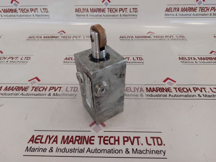 Mac Gregor Cranes 388 6361-801/396663 Valve Free Shipping