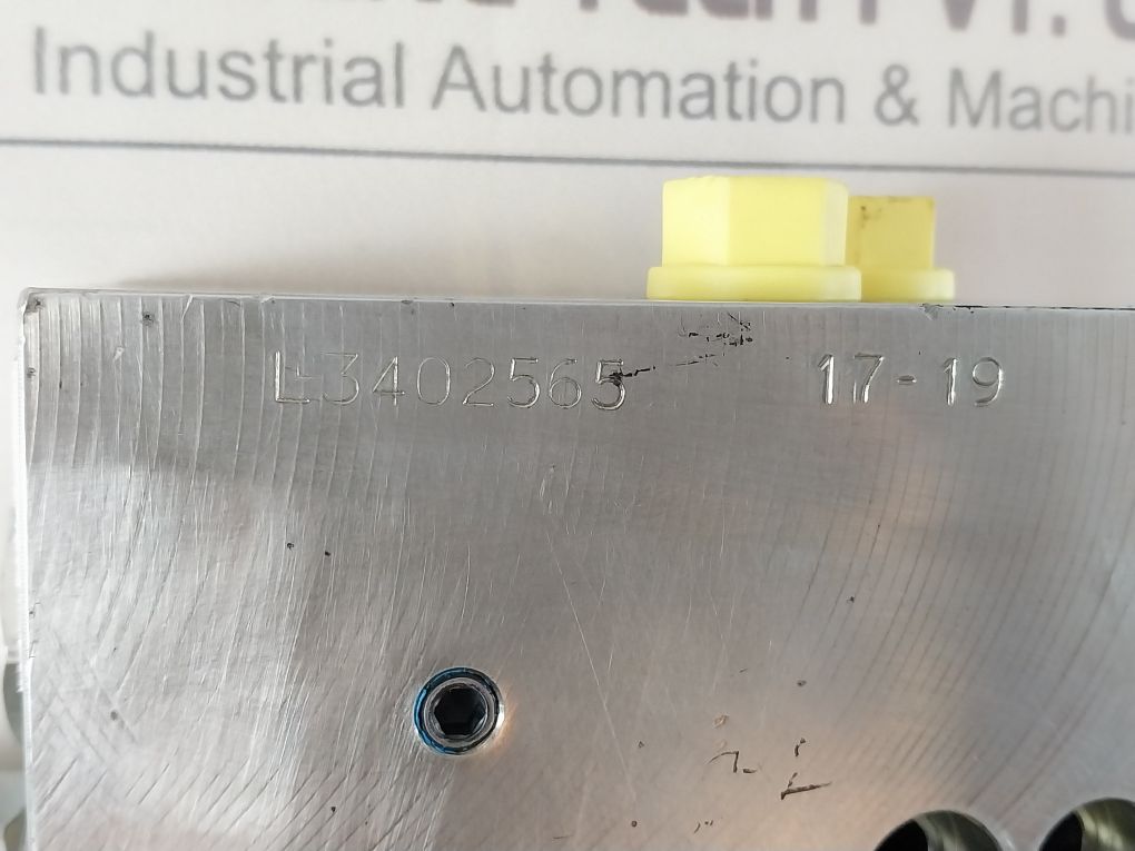 Macgregor 289 0839-801 Hydraulic Valve Block