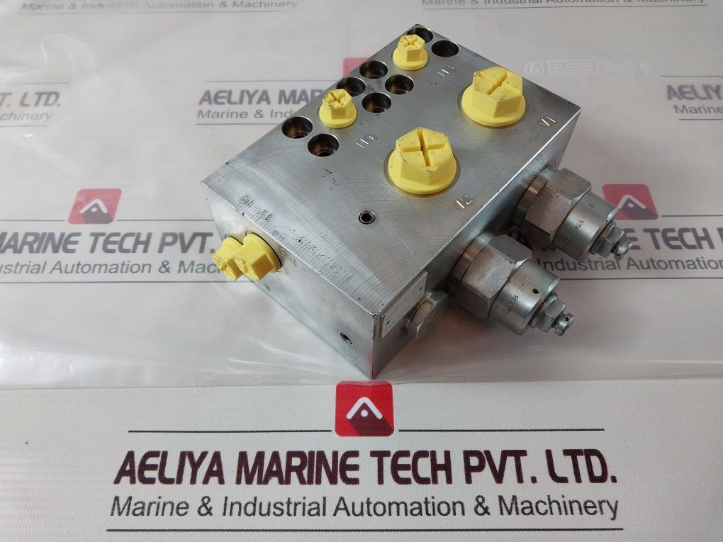 Macgregor 289 0839-801 Hydraulic Valve Block