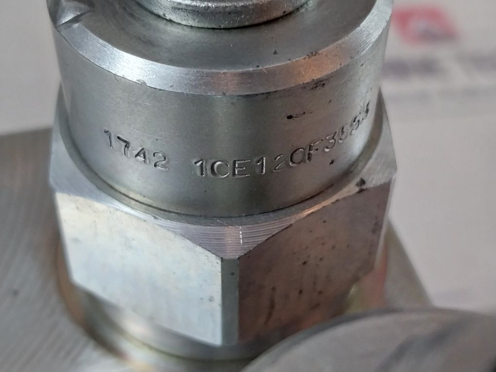 Macgregor 289 0839-801 Hydraulic Valve Block