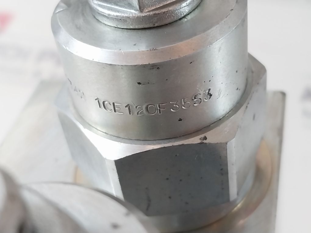 Macgregor 289 0839-801 Hydraulic Valve Block
