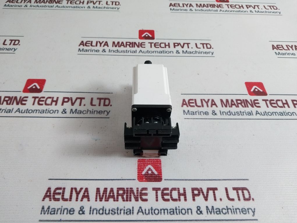Macromatic Cokp05A28 Current Monitor Relay With Socket 70170-d
