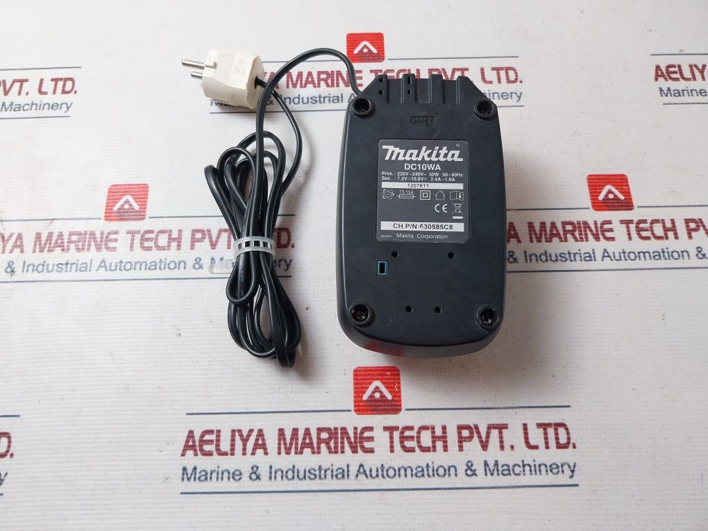 Makita Li-ion 7.2-10.8V Battery Charger Dc10Wa