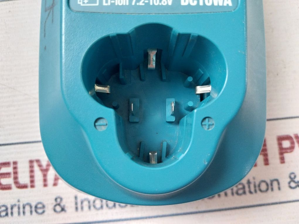 Makita Li-ion 7.2-10.8V Battery Charger Dc10Wa