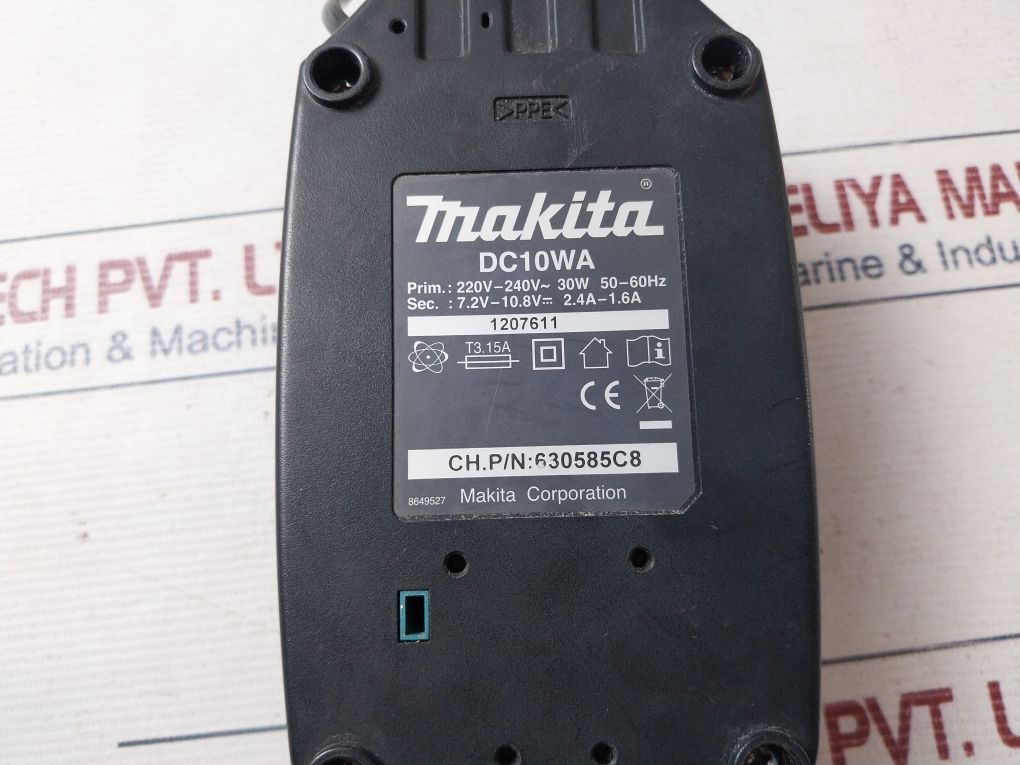 Makita Li-ion 7.2-10.8V Battery Charger Dc10Wa