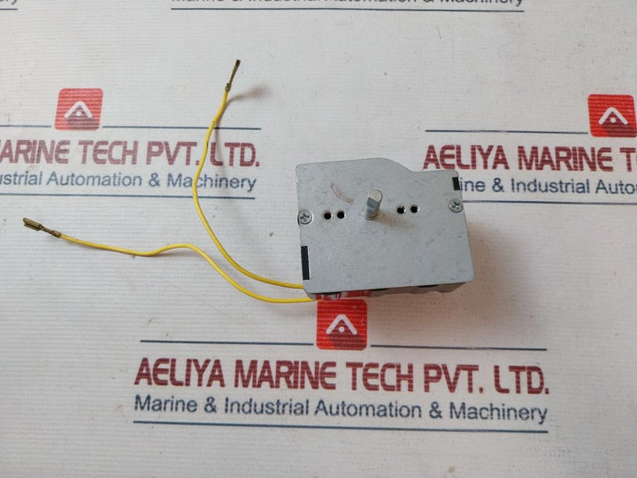 Mallory M451 Timer Switch 124025 25A 250Vac 50/60Hz