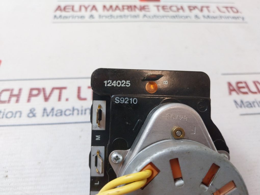 Mallory M451 Timer Switch 124025 25A 250Vac 50/60Hz