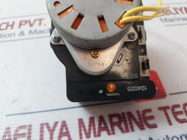 Mallory M451 Timer Switch 124025 25A 250Vac 50/60Hz