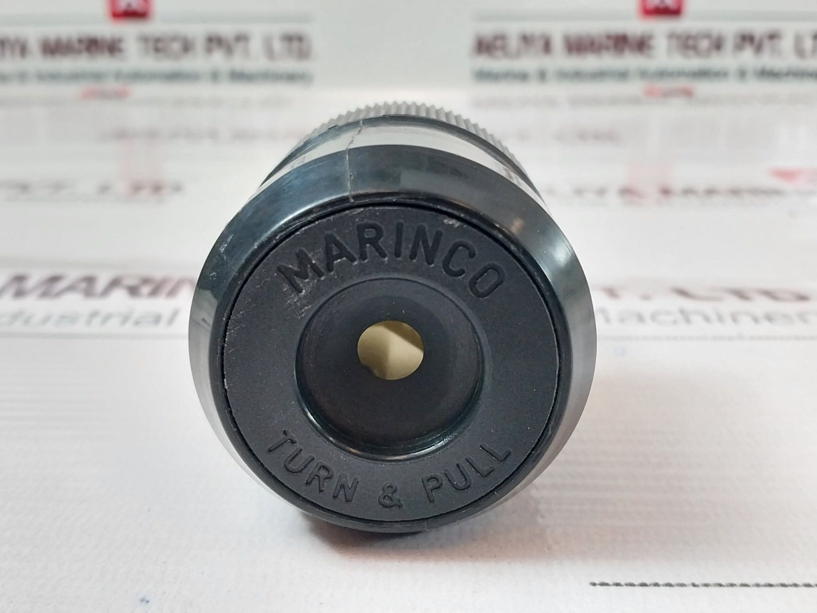 Marinco Turn & Pull