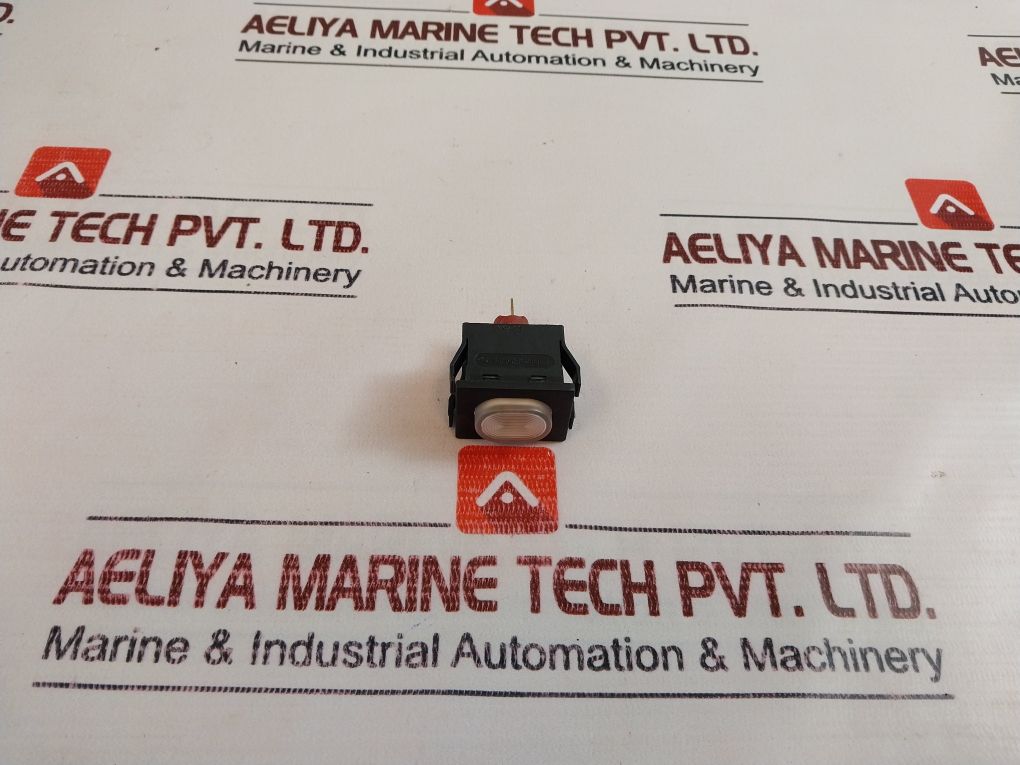 Marquardt 1675 Luminous Unipolar Push Button Switch 07Sb23R04