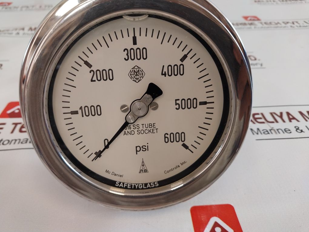 Mc Daniel 316 Ss Pressure Gauge 100066-06406000 Tube And Socket 0 To 6000 Psi