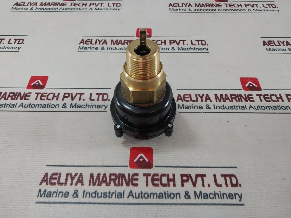 Mcdonnell & Miller Fs8-w General Purpose Liquid Flow Switch 600.00.00.48.