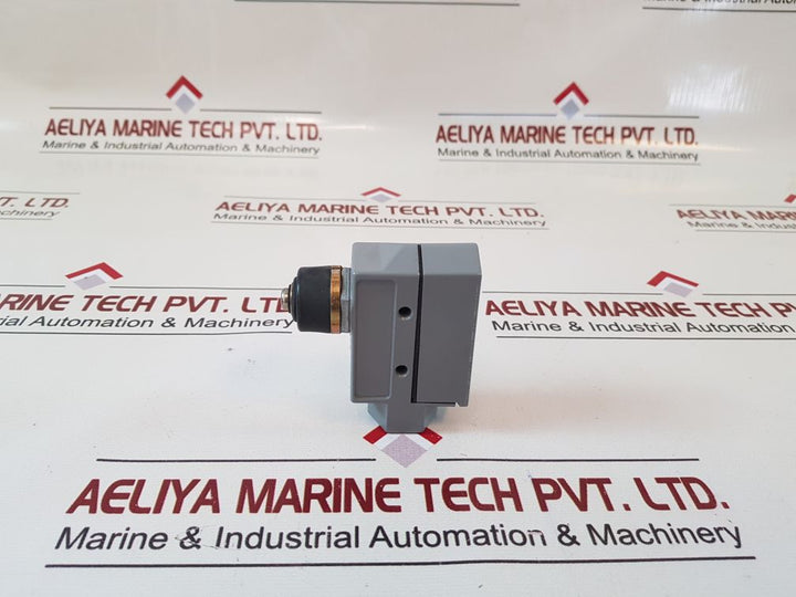 Mcgill 1502-0100 Snap/Limit Switch
