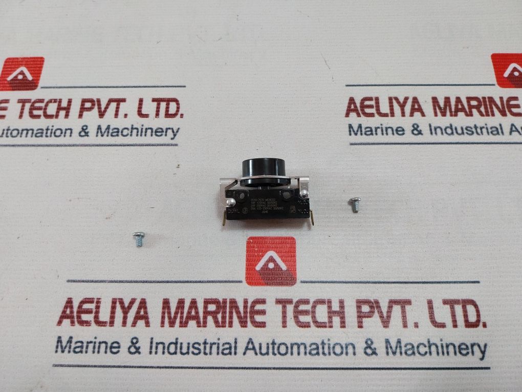 Mcgill 2610-7070 Push Button Switch 50/60Hz