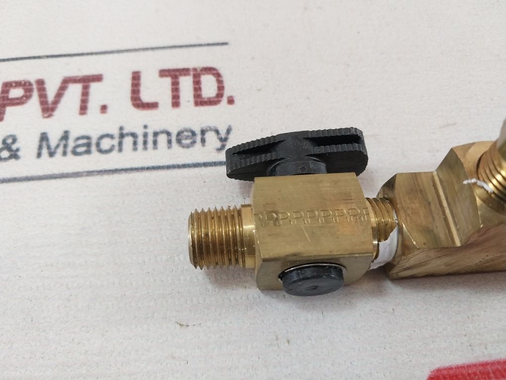 Media 012004 Airbrush Accessories