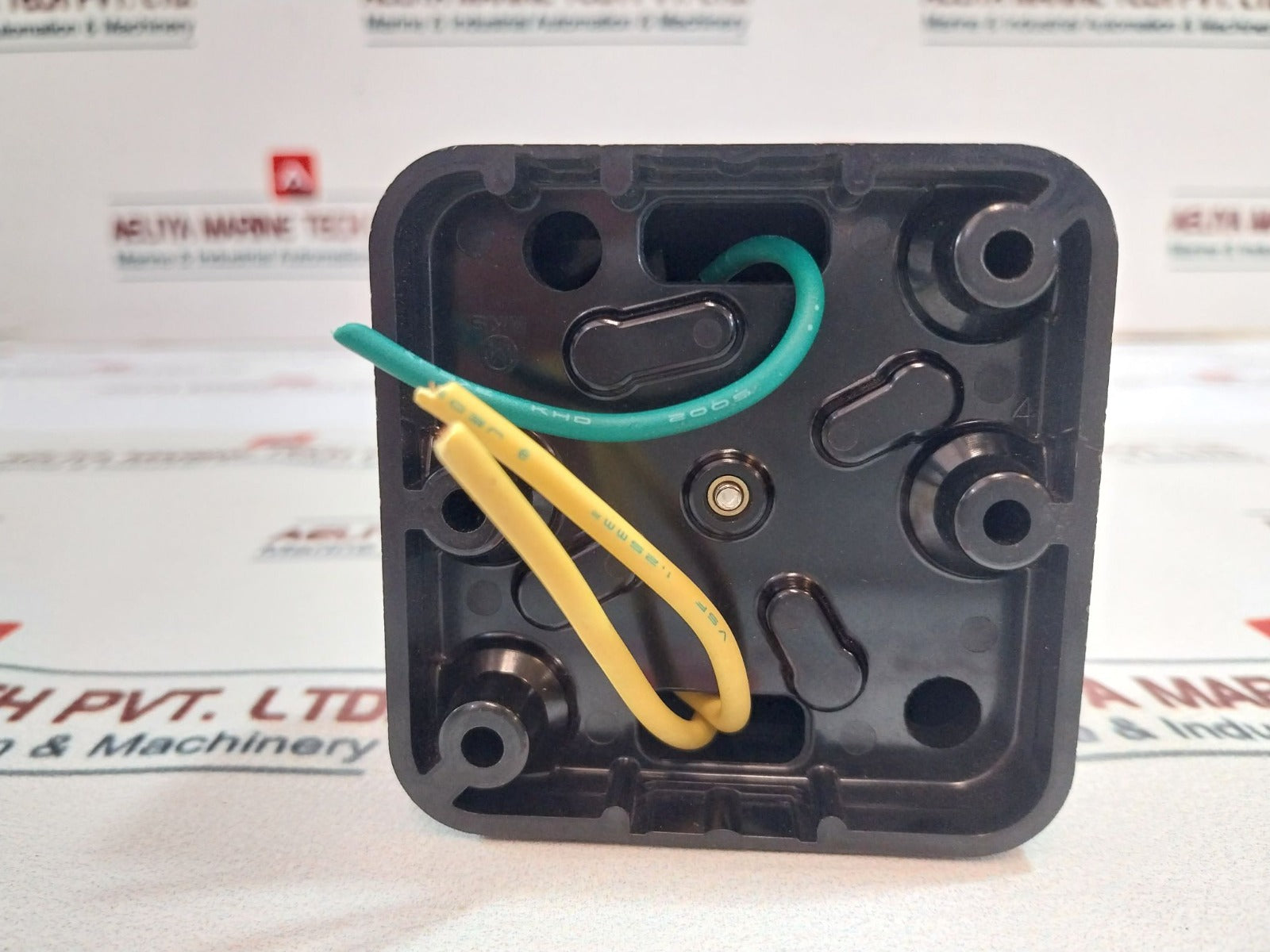 Meikosha C10J Plug 20A 250V