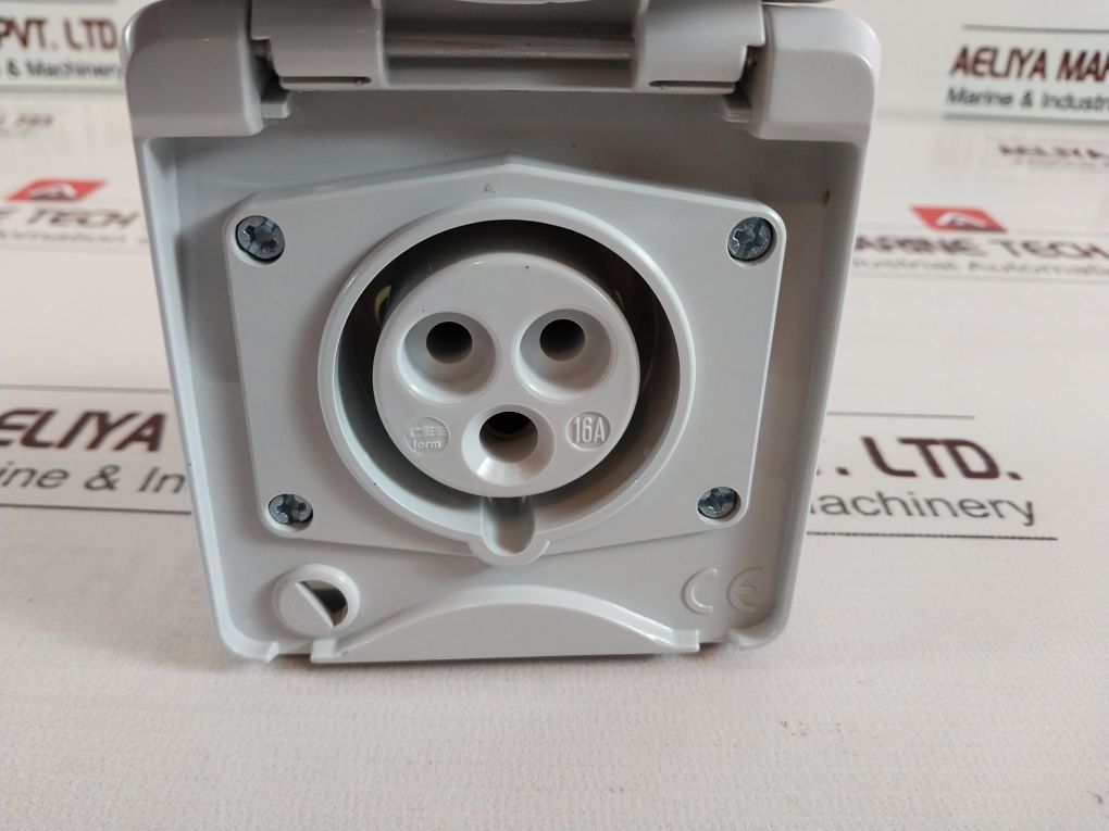 Mennekes 4210 Ip 44 Nmh 13 Wall Mount 3P Socket 16A-6H 200-250V