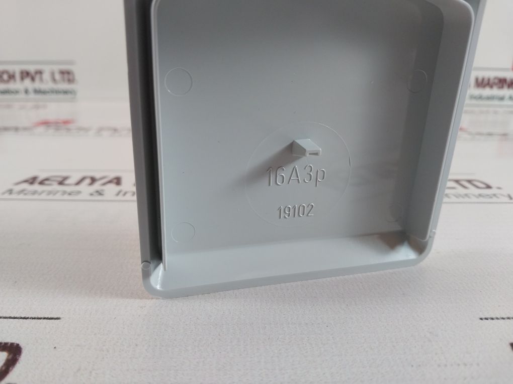 Mennekes 4210 Ip 44 Nmh 13 Wall Mount 3P Socket 16A-6H 200-250V