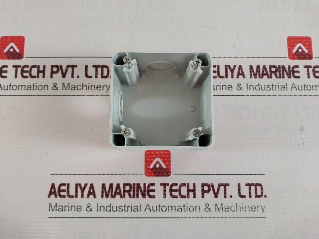 Mennekes 4210 Ip 44 Nmh 13 Wall Mount 3P Socket 16A-6H 200-250V