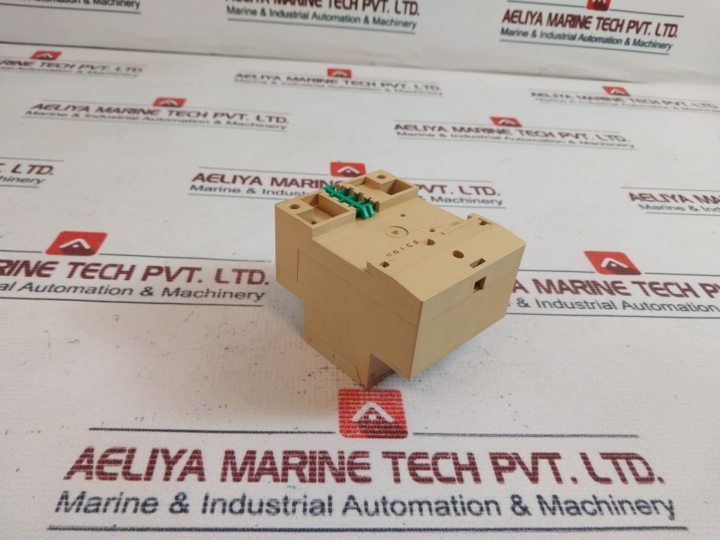 Merlin Gerin 15365 Time Switch 16(2)A 250V~
