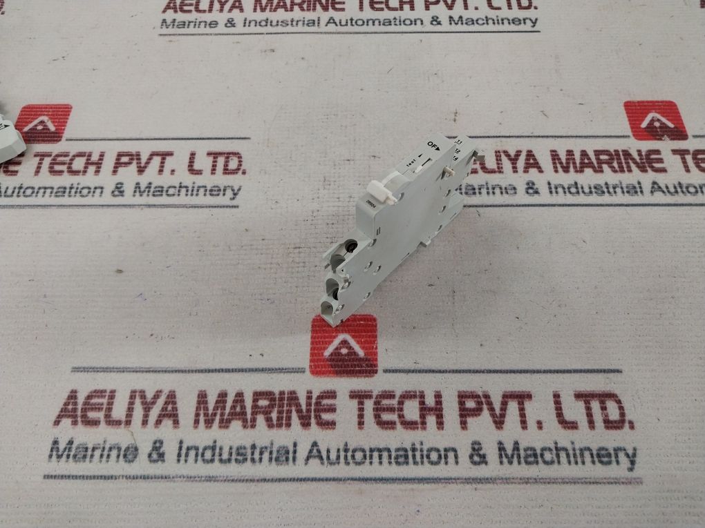 Merlin Gerin 26924 Auxiliary Switch