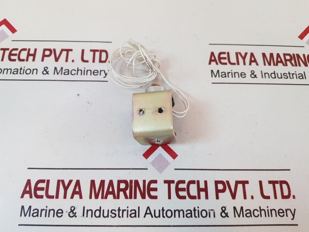 Merlin gerin 673355 closing relay