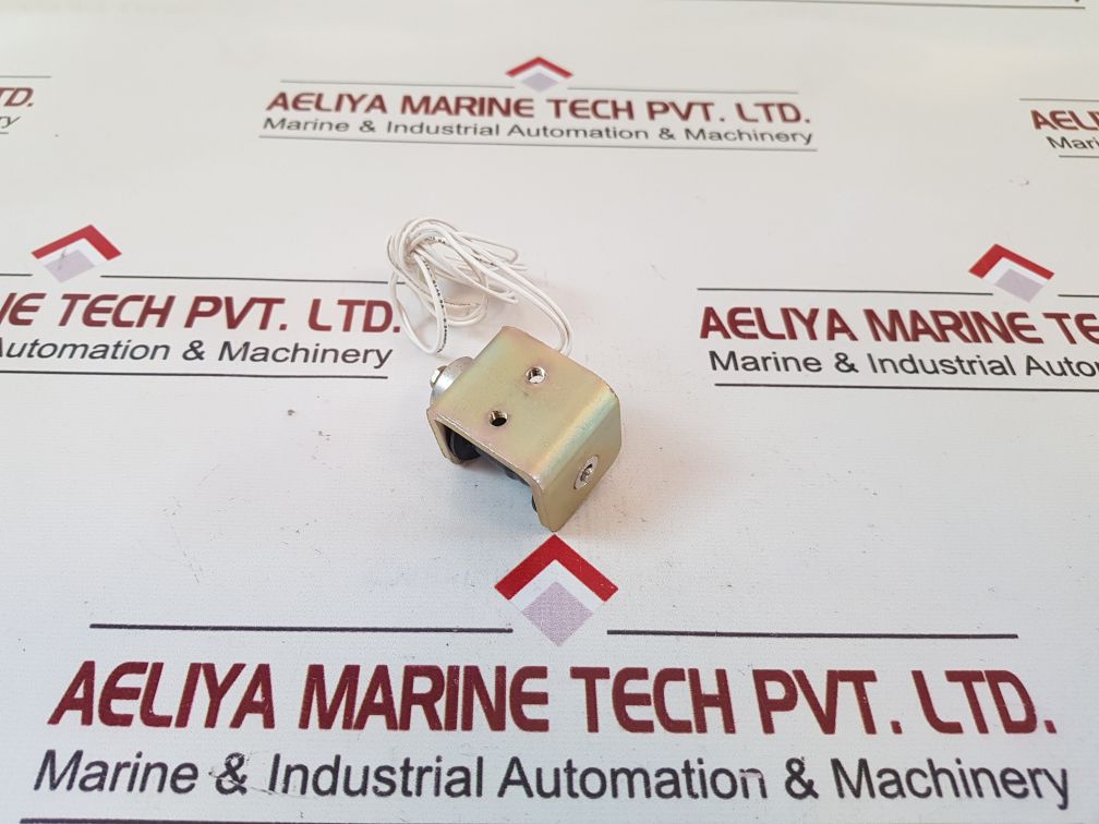 Merlin gerin 673355 closing relay