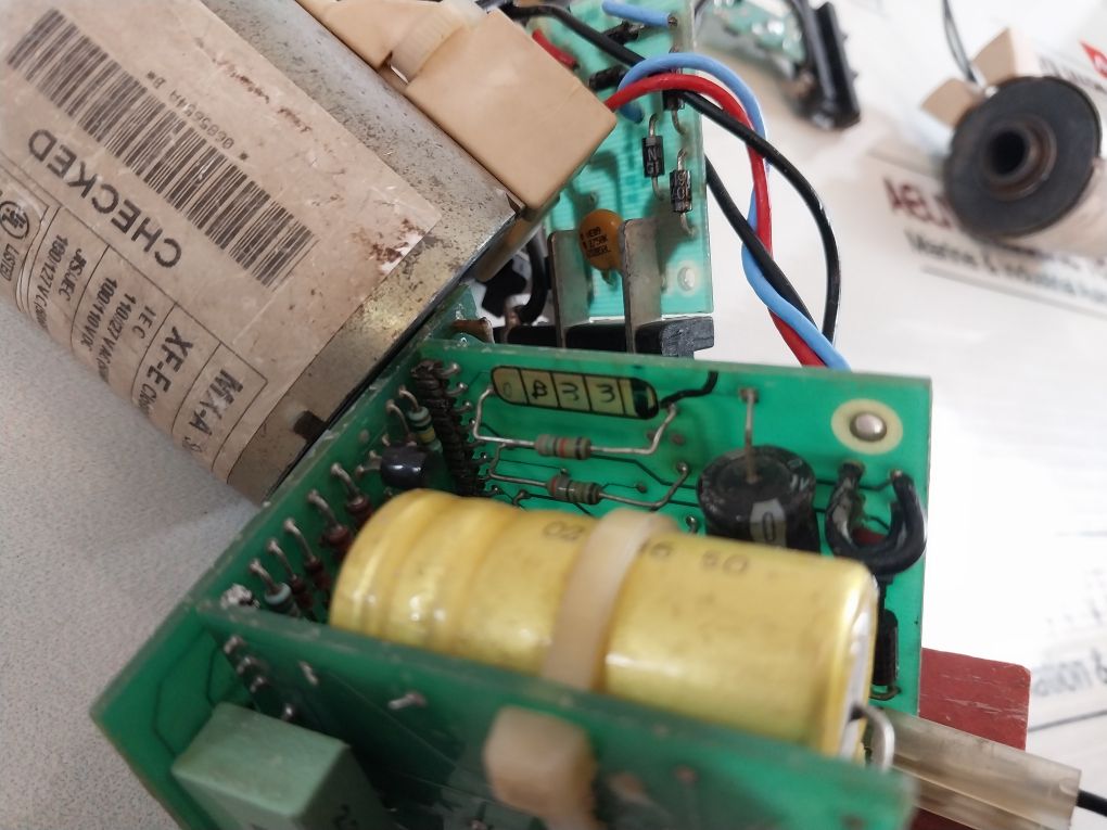 Merlin Gerin 685654 Mx-a Shunt Trip Xf-e Closing Release Circuit Breaker