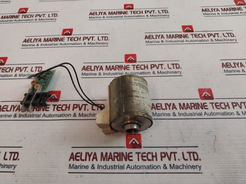 Merlin Gerin 685 658 Mx-a Shunt Trip Xf-e Closing Release Circuit Breaker 60Hz