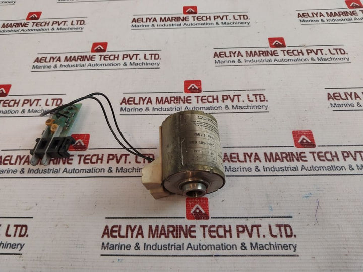 Merlin Gerin 685 658 Mx-a Shunt Trip Xf-e Closing Release Circuit Breaker 60Hz