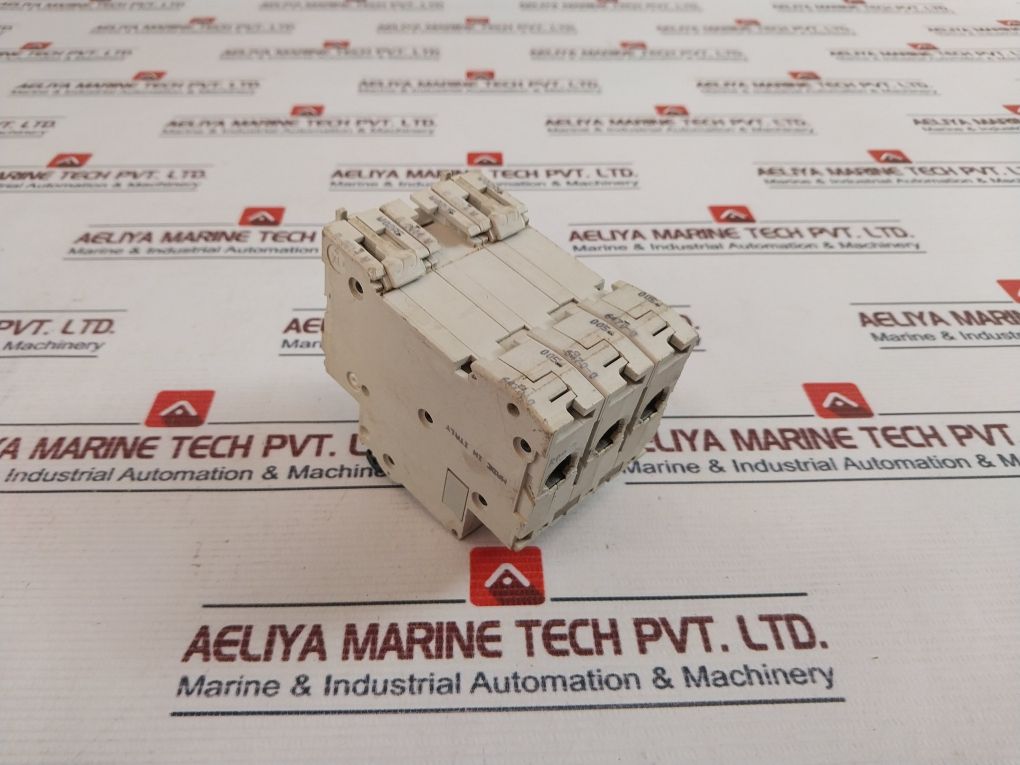 Merlin Gerin C60N B32 3 Pole Circuit Breaker 400V