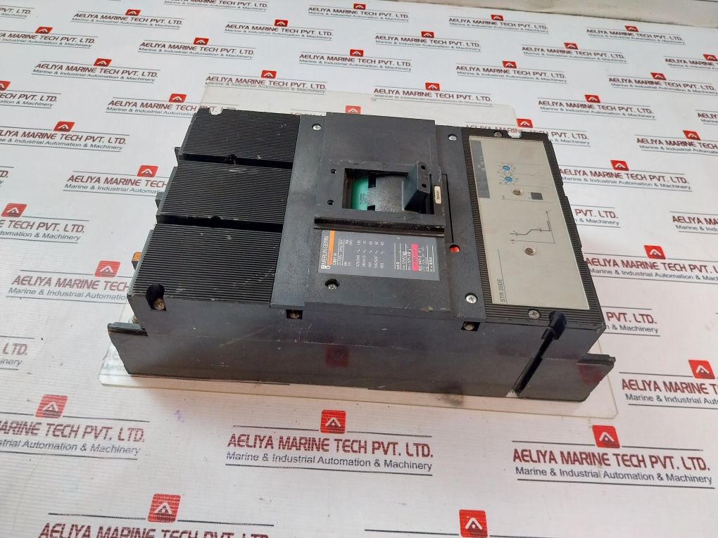 Merlin Gerin C801 H Circuit Breaker 750V 800A