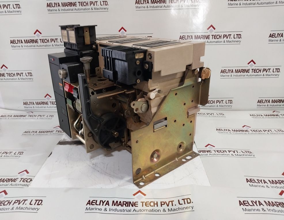 Merlin Gerin Masterpact M08 H1 Air Circuit Breaker Iec 947-2 480/690V 50/60Hz